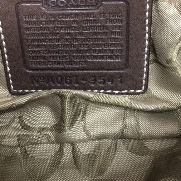 Leather Coach strapped cream colored handbag. - Picture 5 of 5